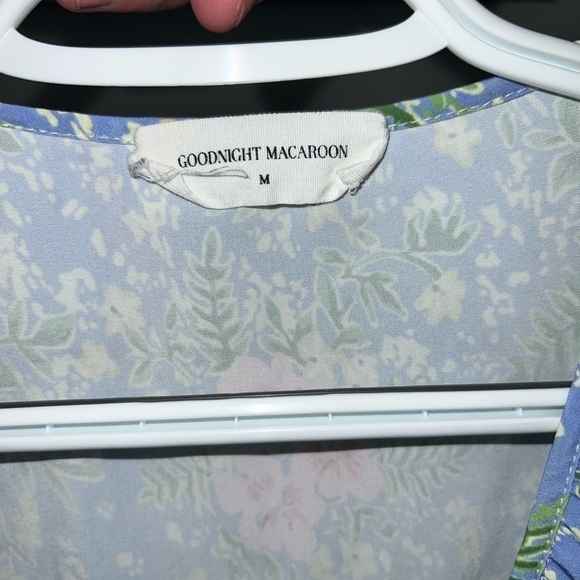 Goodnight Macaroon Ladies V neck Mid Length Dress Size Medium - Picture 2 of 4